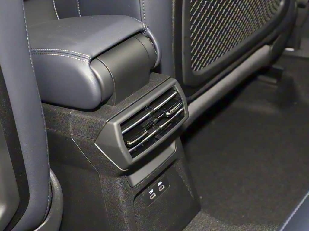 1400x1050_autohomecar__ChxpVmk6OO6AIuIAACaWaYhaY-A020