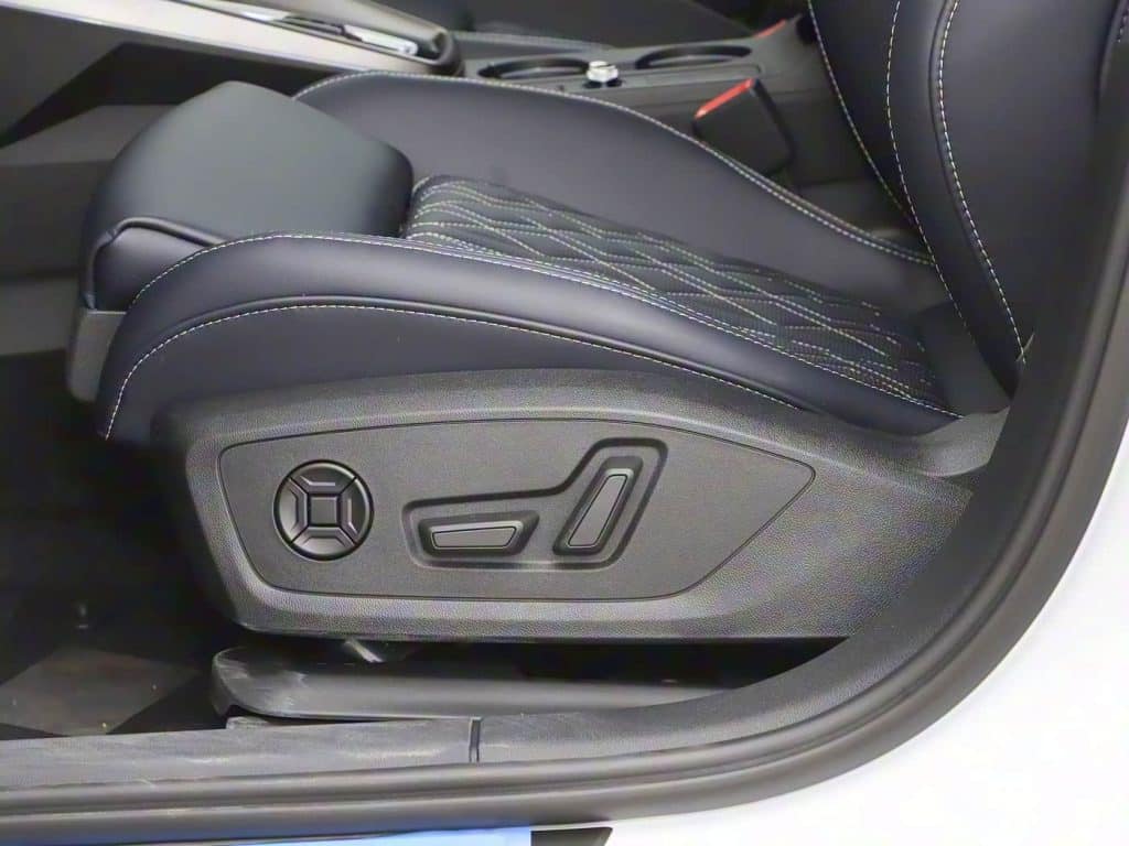 1400x1050_autohomecar__ChxpVmk6OPSAPOCIACnzK41By4I590