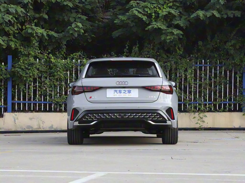 1400x1050_autohomecar__ChxpWGjAWlCAX_zpADNbSpoIHXc546