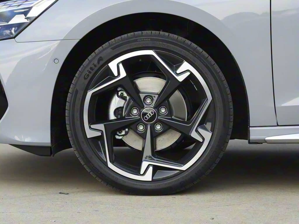 1400x1050_autohomecar__ChxpWGjAWmWAQKjSACV-hFGw-_Y422