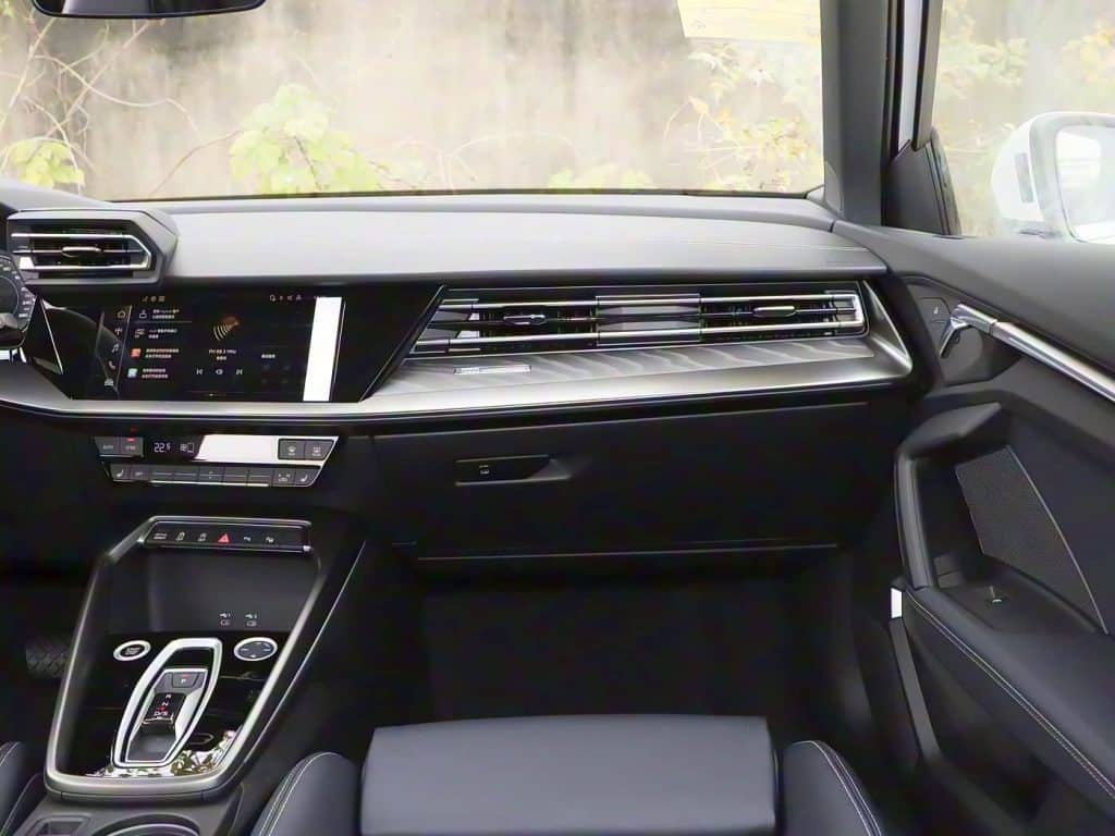 1400x1050_autohomecar__ChxpWGk6ONWAXz_JADlrPxzyC6I253