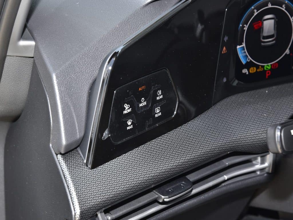 1400x1050_autohomecar__CjIFU2gjM7KAYhywAEYcuq_3GSM340