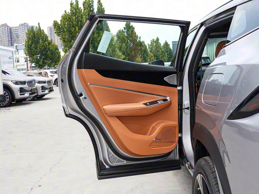 1400x1050_autohomecar__CjIFU2h-CnaAd8MkAC0GX69R_tU629 (1)