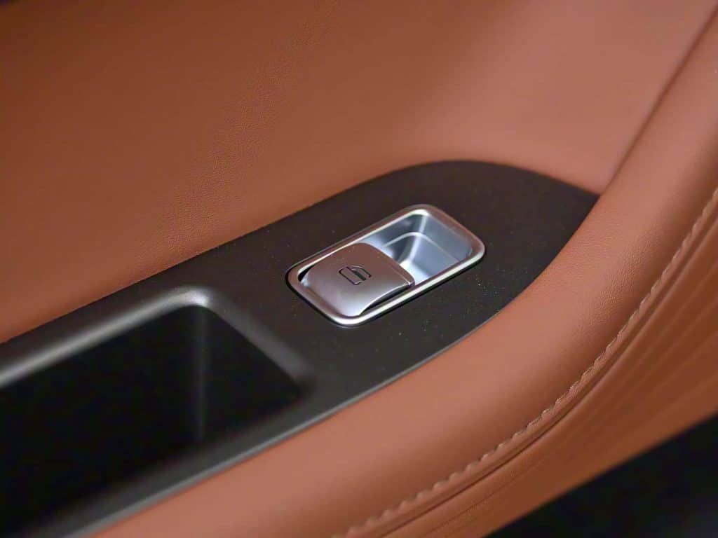1400x1050_autohomecar__CjIFV2hKOi2AEspQAD-mazJzDYQ057