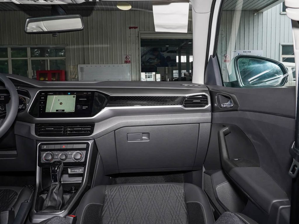 1400x1050_autohomecar__CjIFVWSdE7yARId-AD4sgDeB2f4921