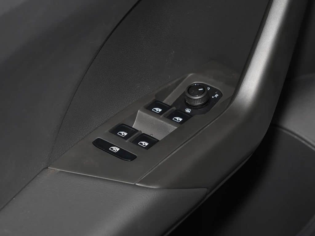 1400x1050_autohomecar__CjIFVWSdE9uANGJ_ACMLdnzVgmY407