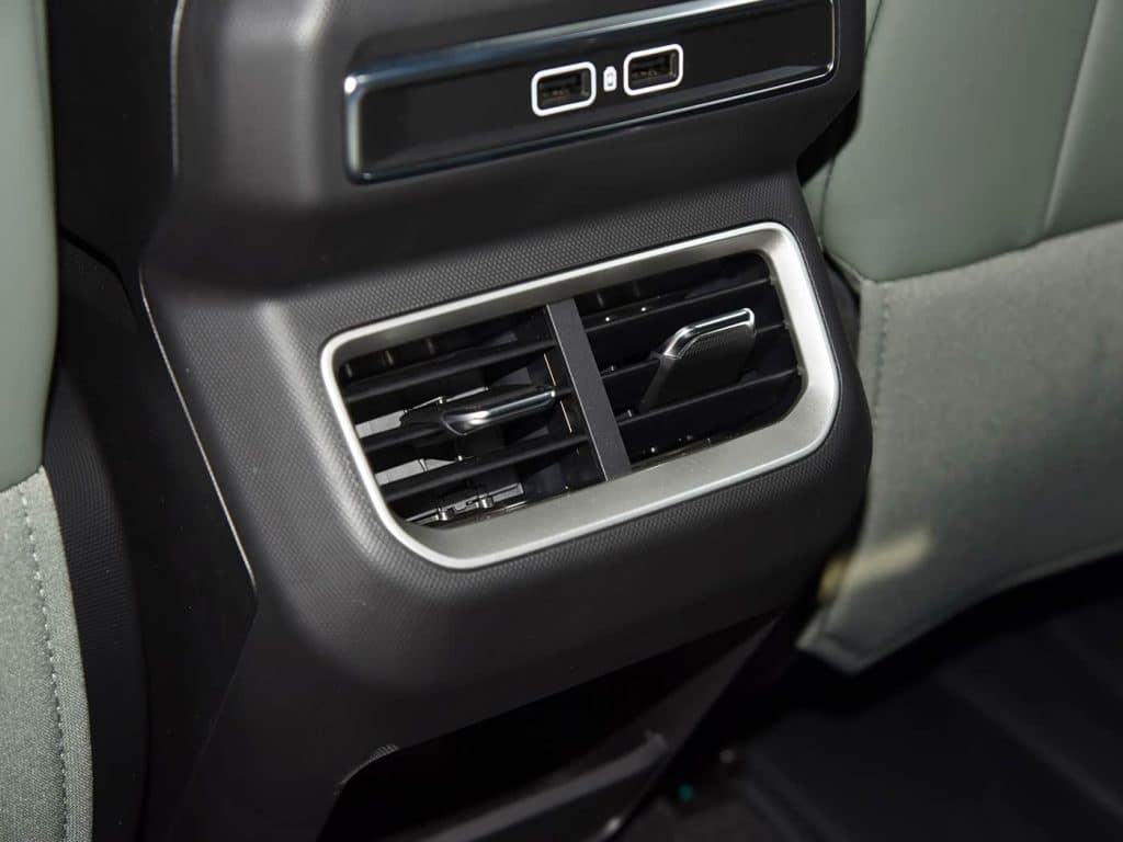 1400x1050_autohomecar__Chtk2WczMXCAbq6UAA7kDVSD2Zc500