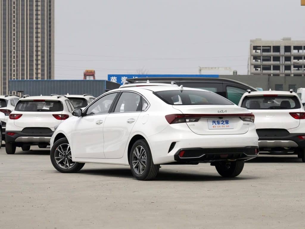 1400x1050_autohomecar__ChtlyGX4ZJeAX-D2ACrMv5029gM286