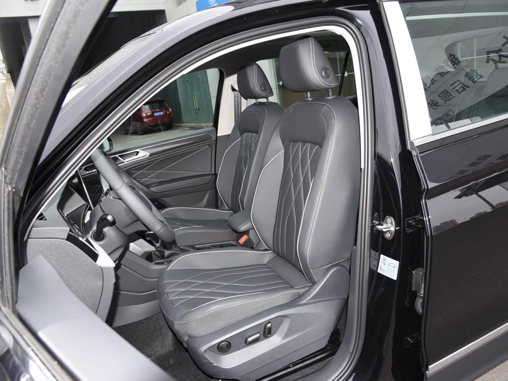 1400x1050_autohomecar__ChtlyGYOuHKAc7QvACb9oSsGxdo990