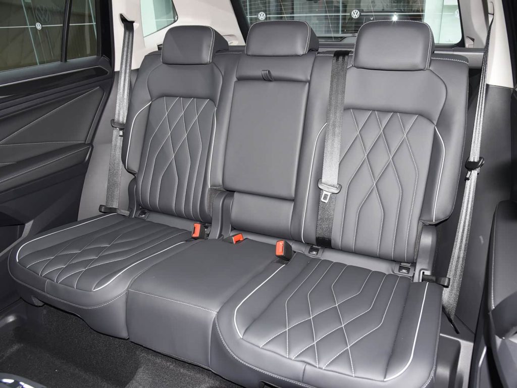 1400x1050_autohomecar__ChtlyGYOuJGAd2MOAFDuJkXNeig176