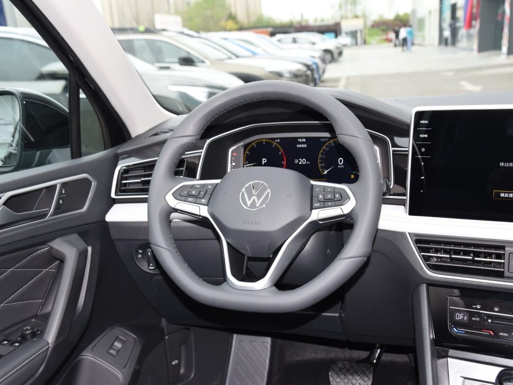 1400x1050_autohomecar__ChtlyGYOuKSAWqvuAByAxMxxiyk664