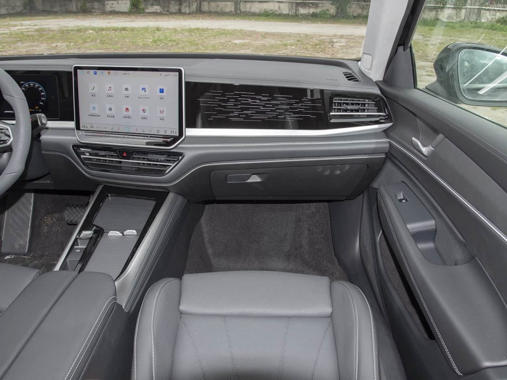 1400x1050_autohomecar__ChtlyGf6cjKAXcjyACUnPqWBgWQ160