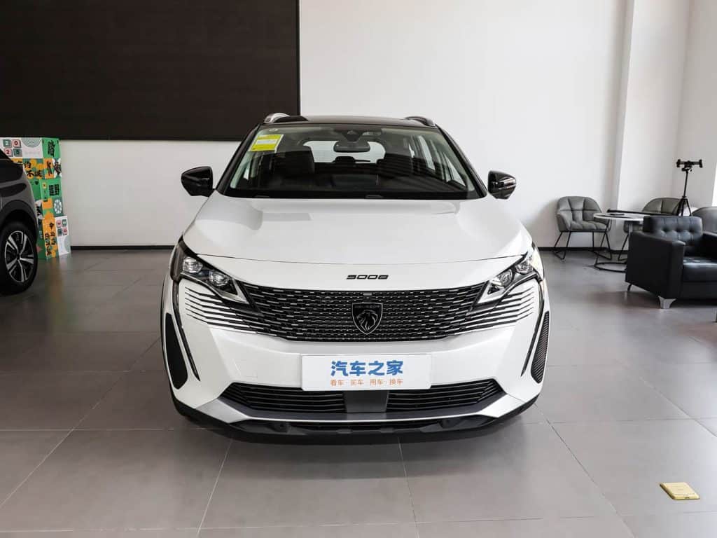 DominantColor=#C3C0BF