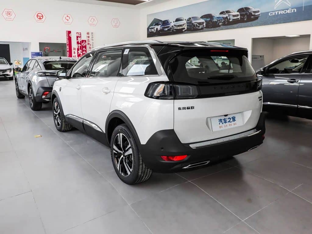 DominantColor=#B8B7B8