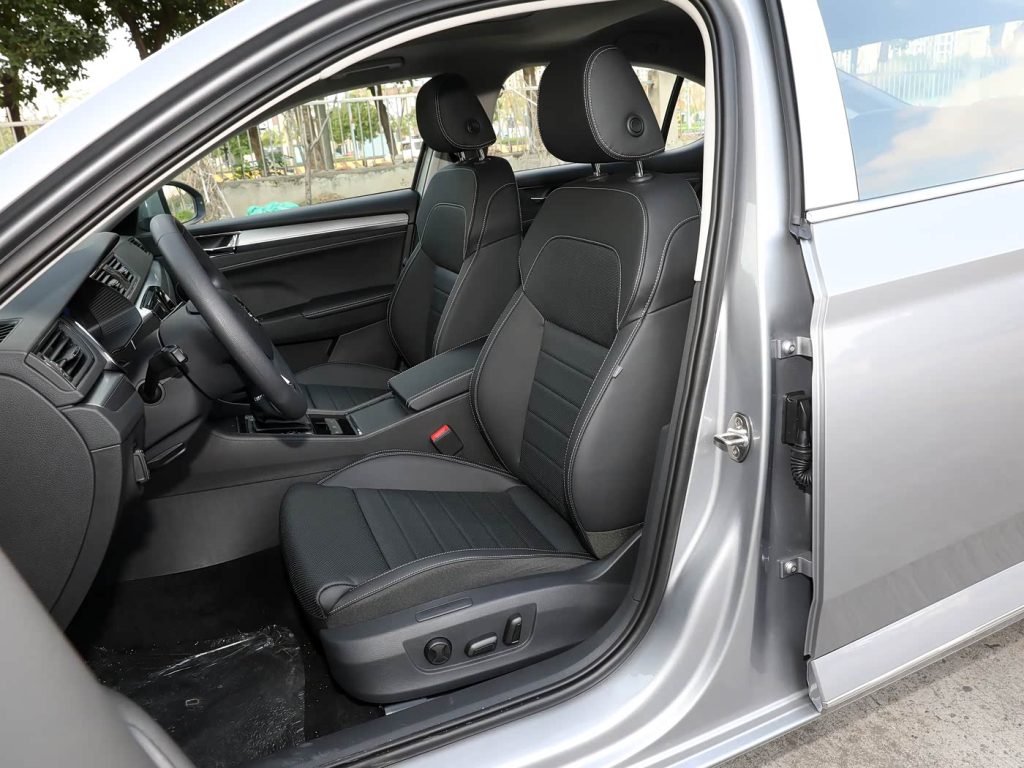 1400x1050_autohomecar__ChtlyGfTBNWAfr2MACeo6S8n0sI334