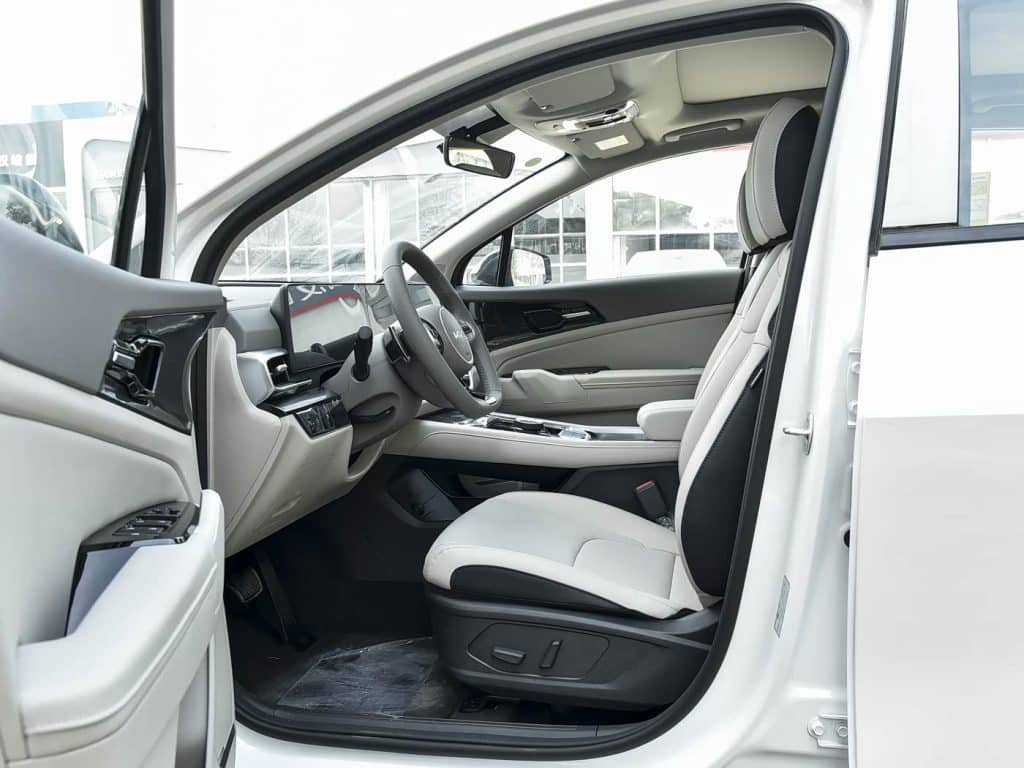 1400x1050_autohomecar__ChtlyGfyoySAWvrxACYu5T0a9rU945