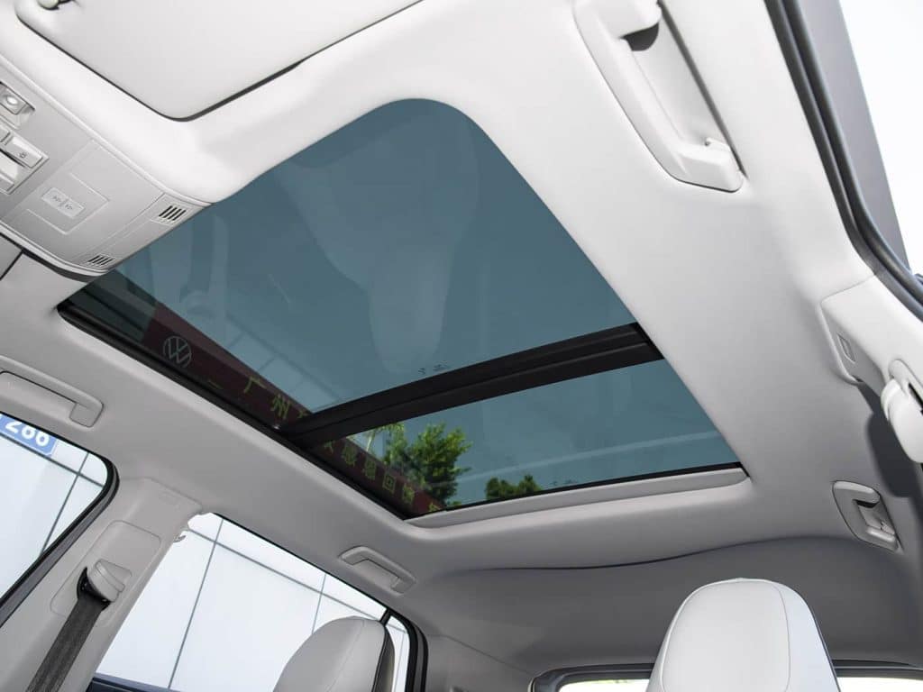 1400x1050_autohomecar__ChxkPWcACnyAdSadABUVBcBCIJA550