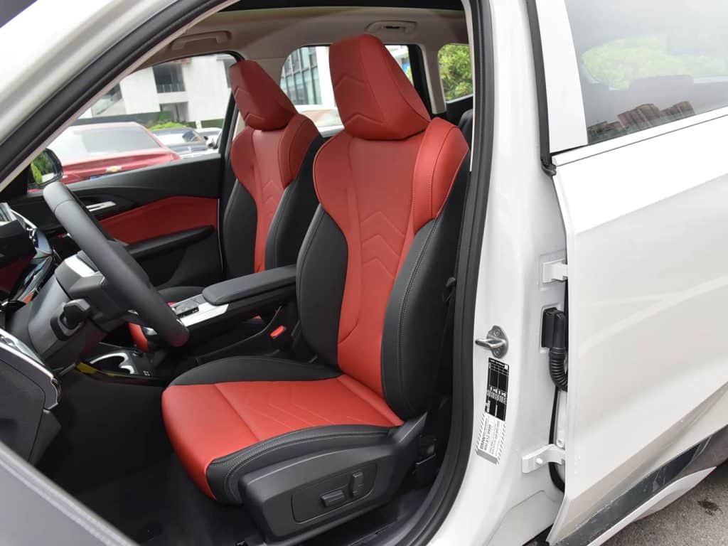 1400x1050_autohomecar__ChxkPWcsrHWAPYiRACjLksRvgPU488