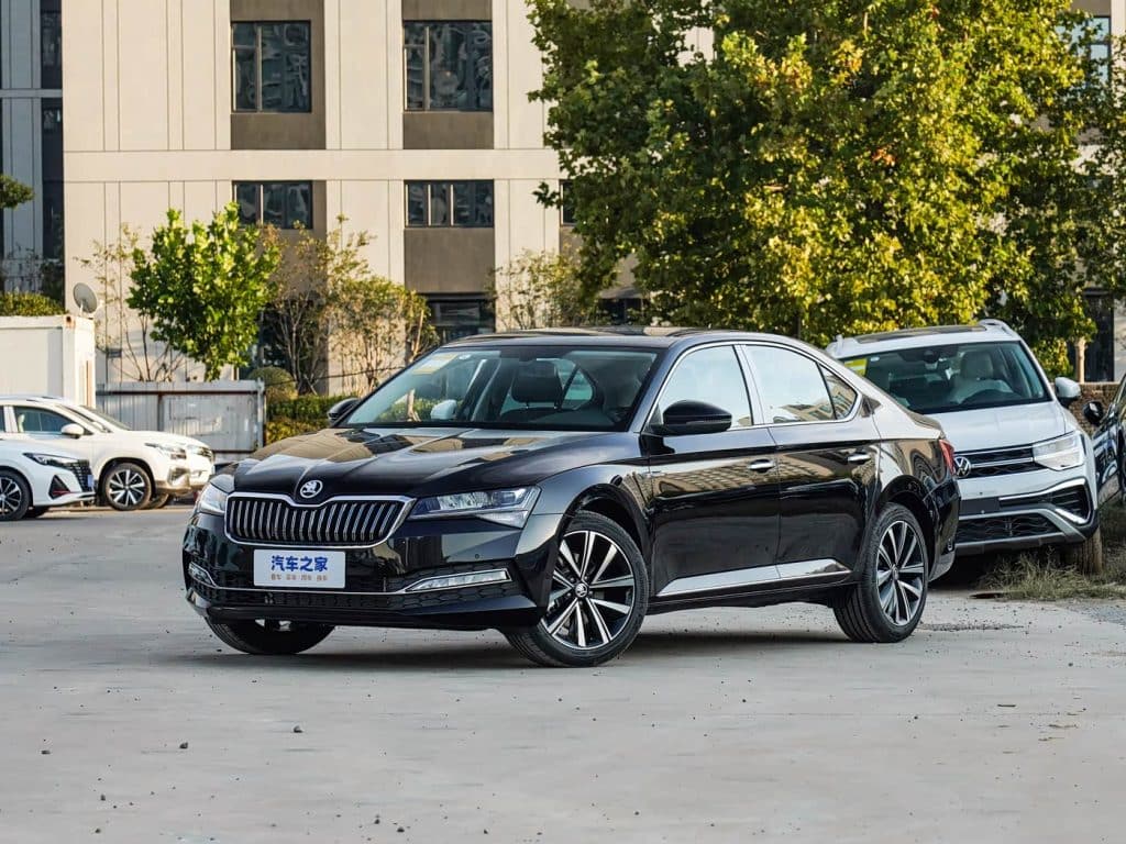 1400x1050_autohomecar__ChxkPmcUcmGAdEoIACn0s-Ah7gg109