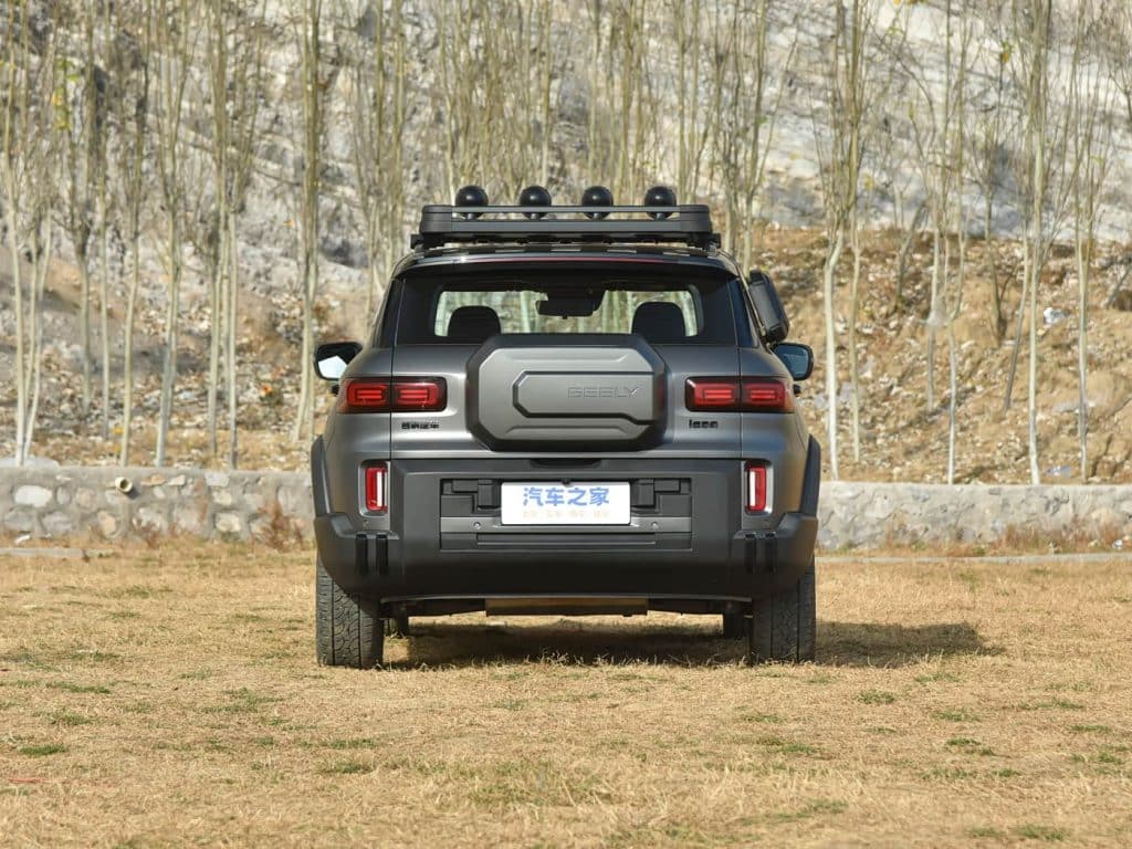 1400x1050_autohomecar__ChxkPmczLKmAfkcPAFDZSzPyyVo117