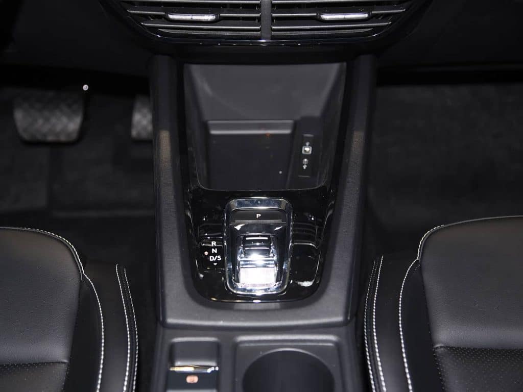 1400x1050_autohomecar__ChxkPmdqdhqANab9ACryrL7jidU582