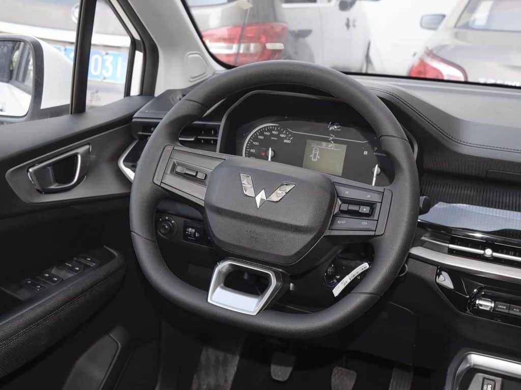 1400x1050_autohomecar__ChxkmmLVakWAOja0AA0_pQl2V3k395