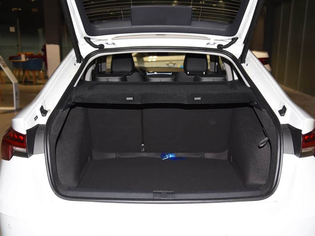 1400x1050_autohomecar__ChxknGdqeOeAAljnAC2-ly5l86w693