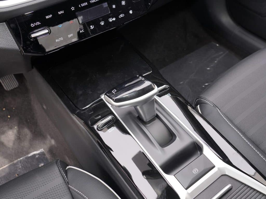 1400x1050_autohomecar__ChxoHWX4ZMqAHhyCACyvaOyVBy0787