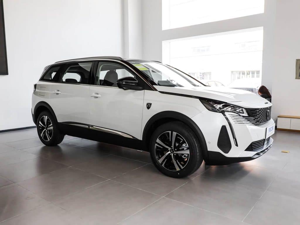 DominantColor=#C4C3C2