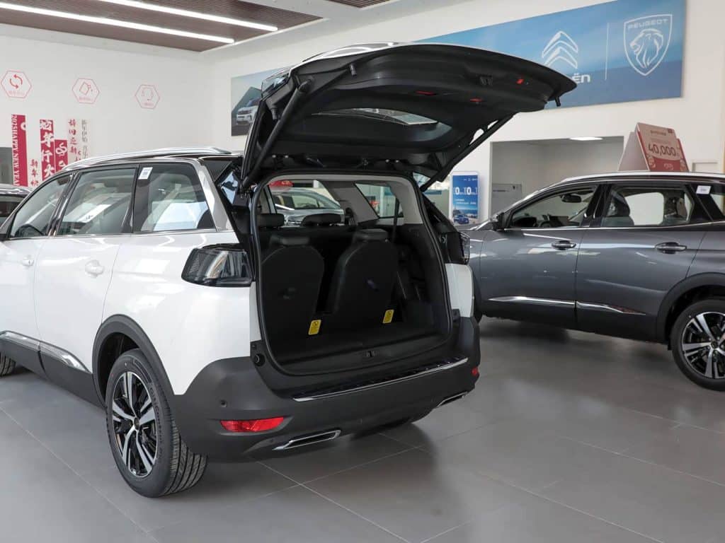 DominantColor=#47484A