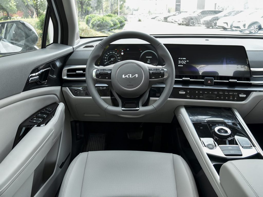 1400x1050_autohomecar__ChxoHWfyohyASUtGADKu9FirCsE040