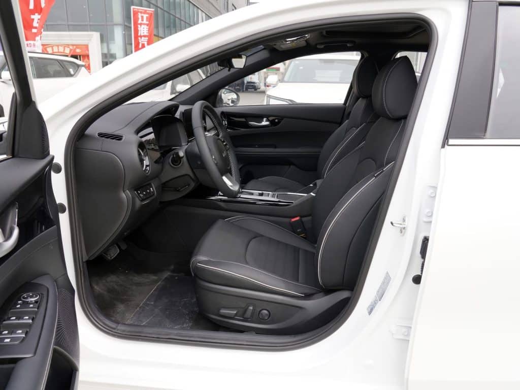 1400x1050_autohomecar__ChxoHmX4ZRmAcFmEACZQcFgMieM094