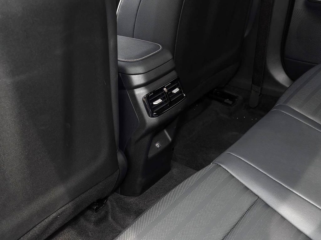 1400x1050_autohomecar__ChxoHmX4ZSOAe9AGACcoqbXeyO0385