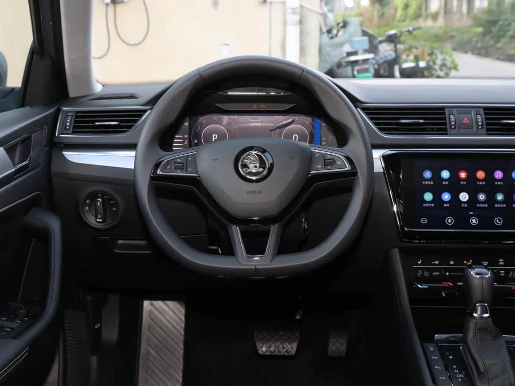 1400x1050_autohomecar__ChxoHmfTBJSATuLsABiXxsiaBP4330