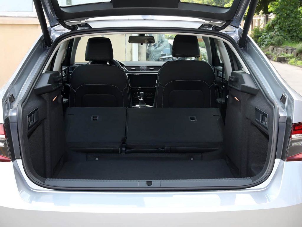 1400x1050_autohomecar__ChxoHmfTBLuAVRkZAB0Kt23Nijg973