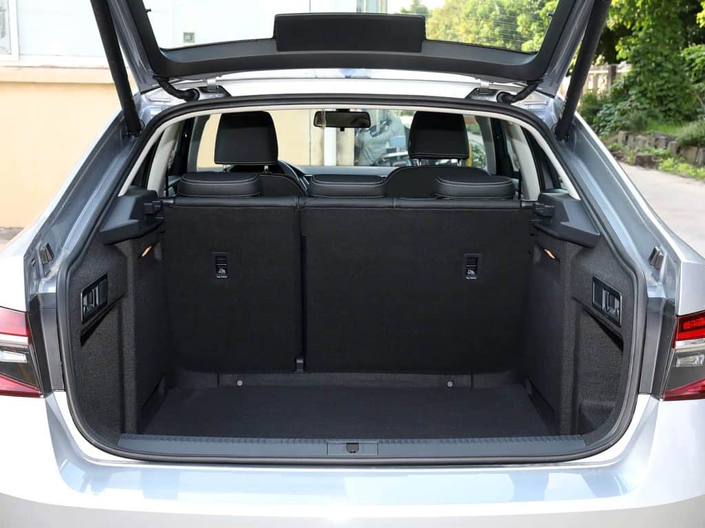 1400x1050_autohomecar__ChxoHmfTBM-AXvy0ACMzHzzsvWQ069