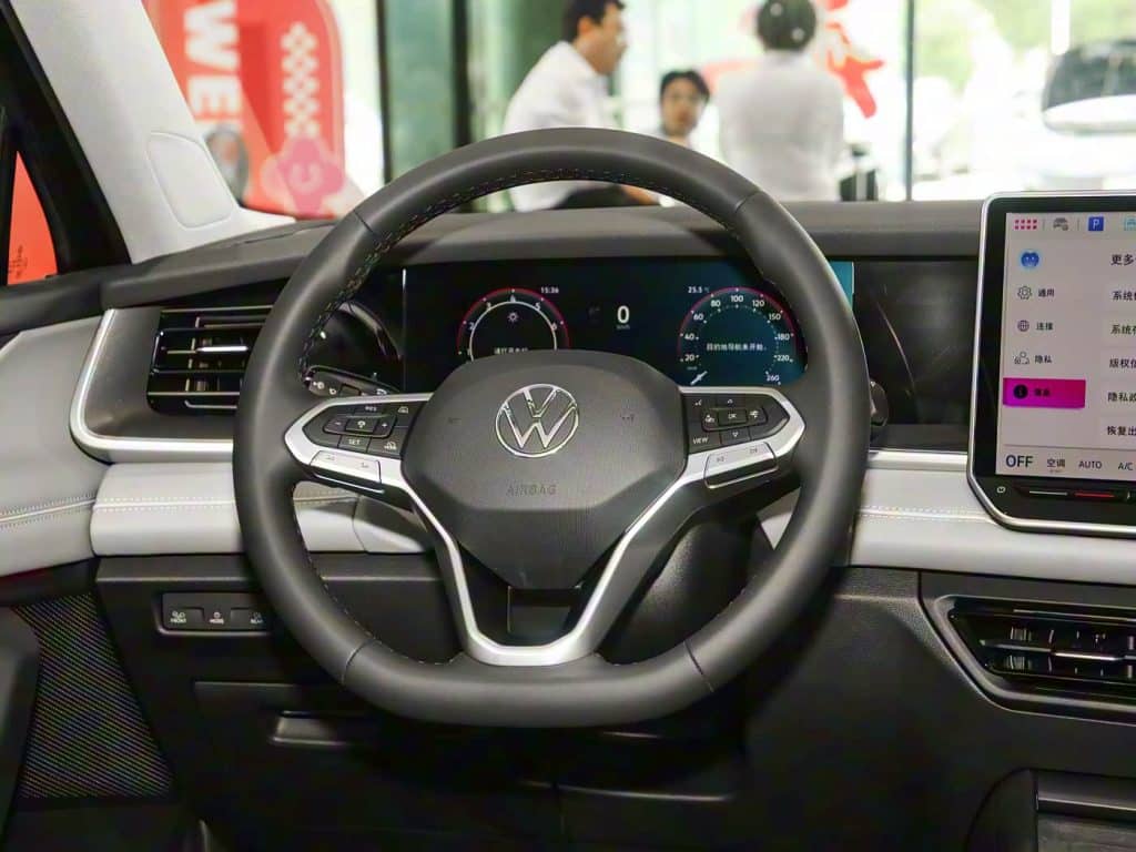 1400x1050_autohomecar__Chtk2GgxbQSAP4lZABqsEZLLZc8976