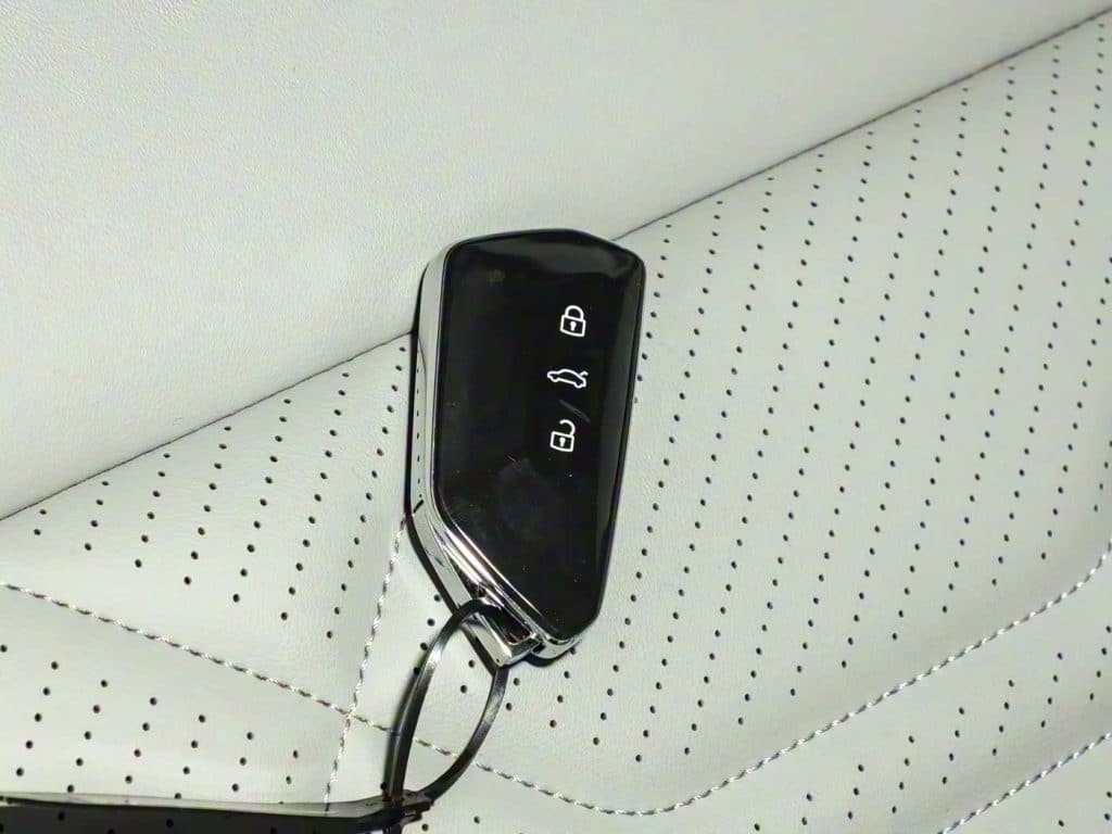 1400x1050_autohomecar__ChtpWGiJyM-AecksABqQcM8k7jI675
