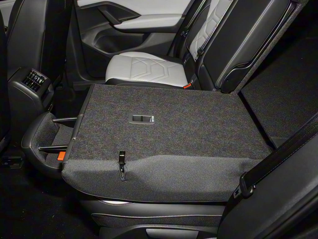 1400x1050_autohomecar__ChxkPmgxbSqAEKe3ACUeXZhjI4A529