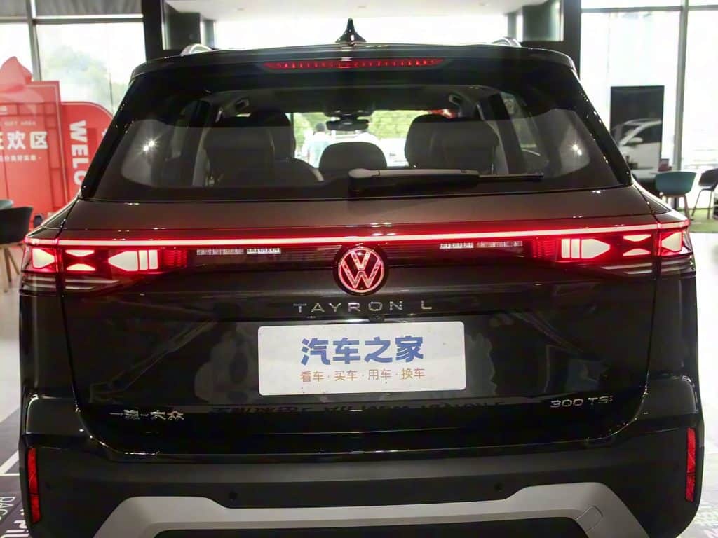 1400x1050_autohomecar__ChxkmWgxbXyAWWEEACFKoH_KpEM398