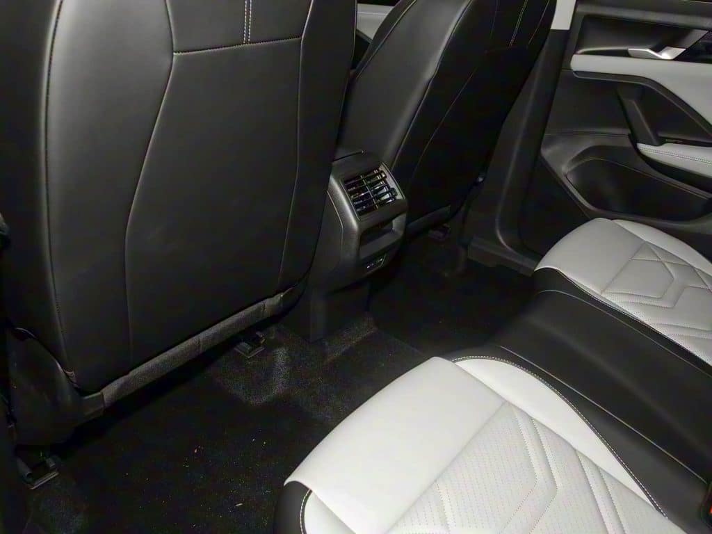 1400x1050_autohomecar__ChxkmmgxbR6AQ3qEABRlr0iynNg951