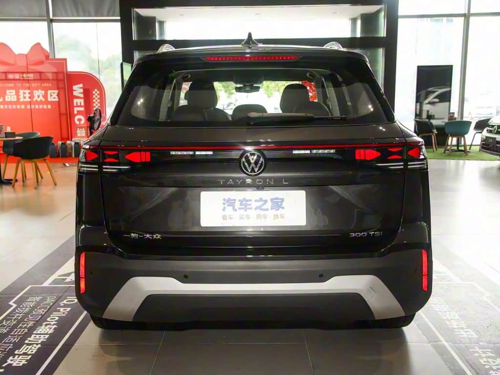 1400x1050_autohomecar__ChxknGgxbPWAIxScACXeuhqsa6w238