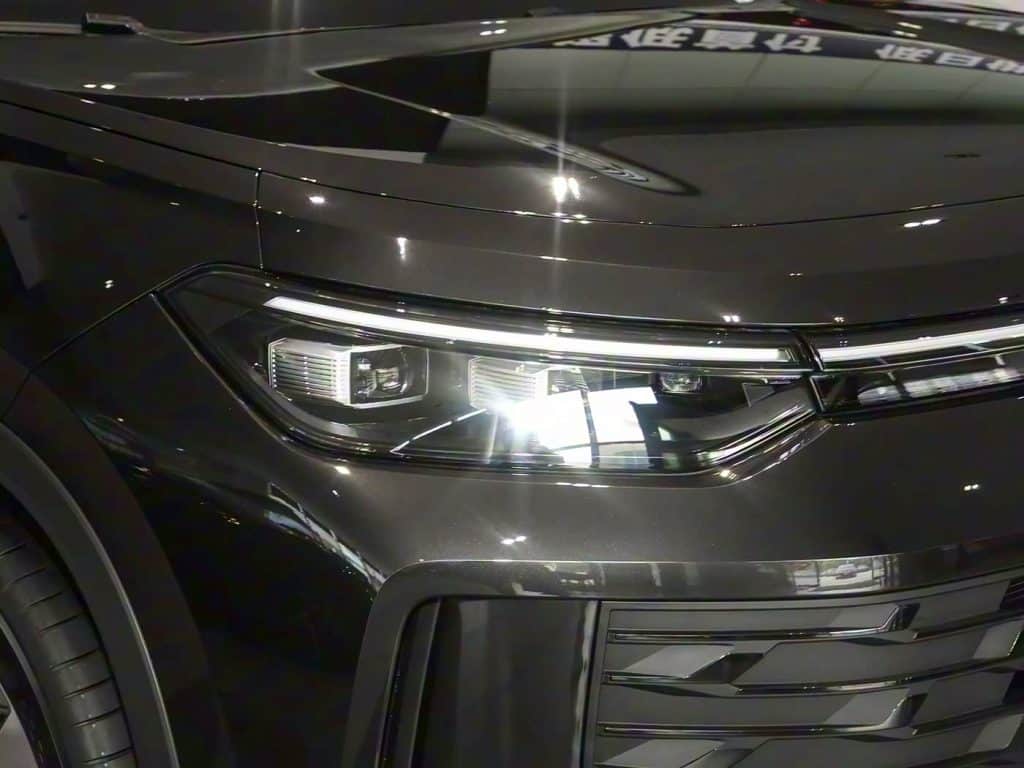 1400x1050_autohomecar__ChxknGgxbeqAZ8B6ABQId_R2obE311