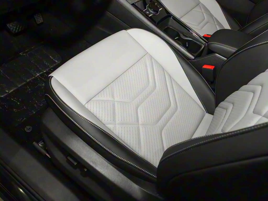 1400x1050_autohomecar__CjIFVGgxbR6AOQ7JABTsVV6uc0A139