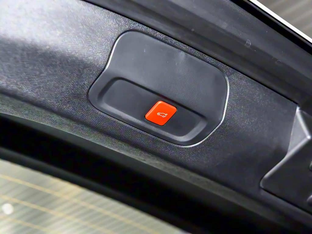 1400x1050_autohomecar__Chtk2WhxOLyANrtRAA-tQN3ZxYI998