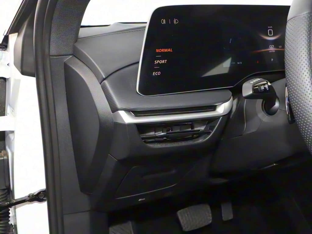1400x1050_autohomecar__ChtliGheXXuAYuLYADbh5B3nZPI400