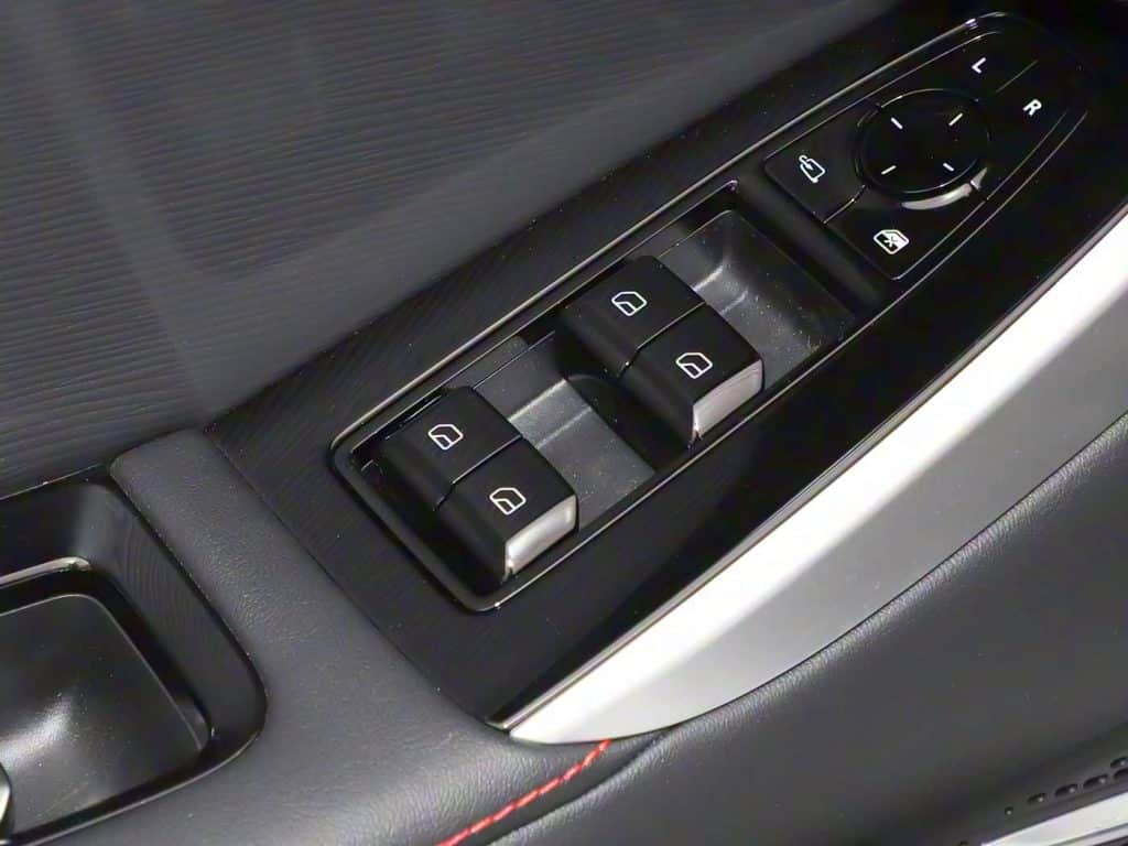 1400x1050_autohomecar__ChtlxmheXjuAADeoADToLuPY8eY449