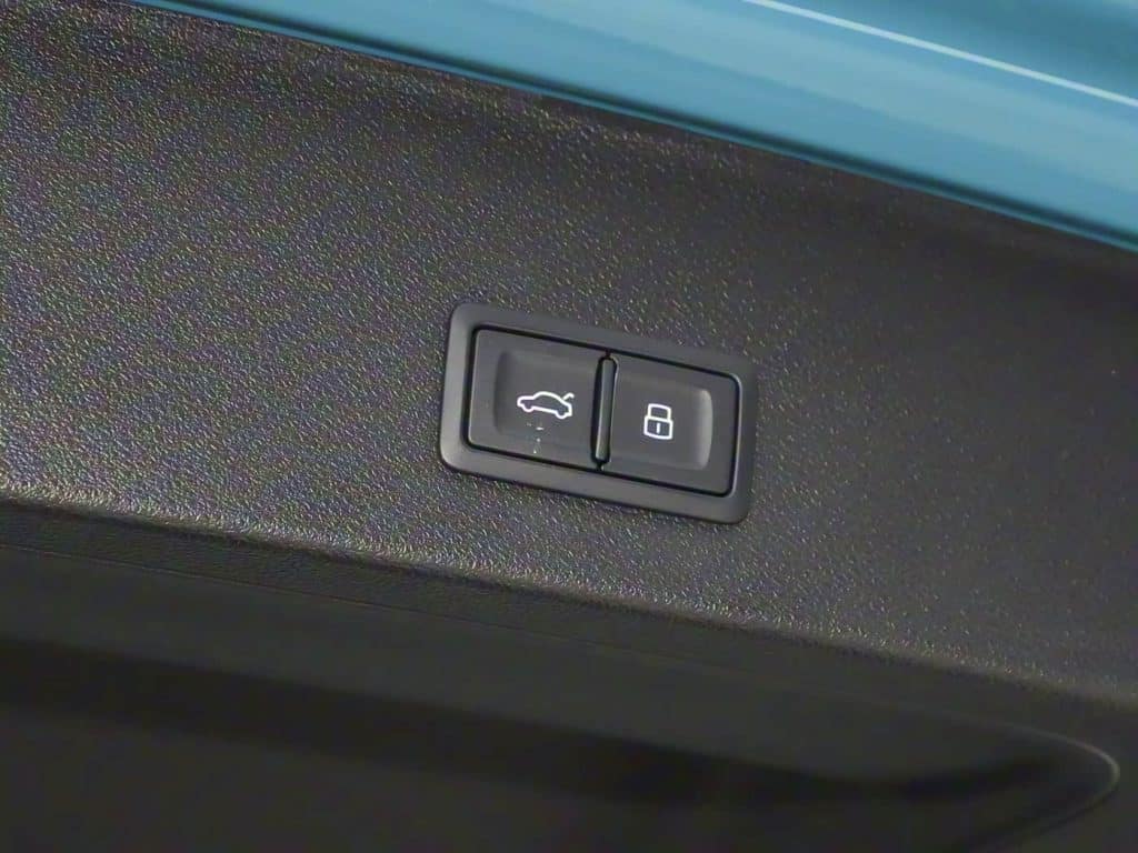 1400x1050_autohomecar__ChtpWGjOTgCAWJ_8AEHDOUGzRCQ578