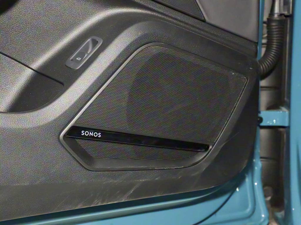 1400x1050_autohomecar__ChtpWGjOTgGARBylAFxeFP_mOkg361