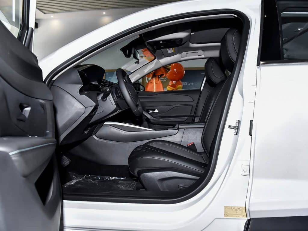 1400x1050_autohomecar__ChxkPWhxOL2ATSbpABEwt9InCS4505